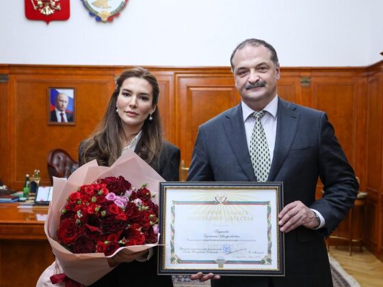 Сергей Меликов наградил врача из Москвы за бескорыстную работу в Дагестане в период пандемии
