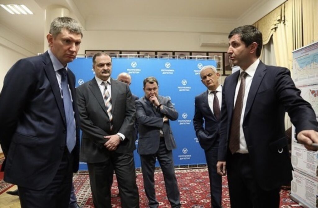 Батыр Эмеев презентовал проект строительства водовода с Чиркейского водохранилища