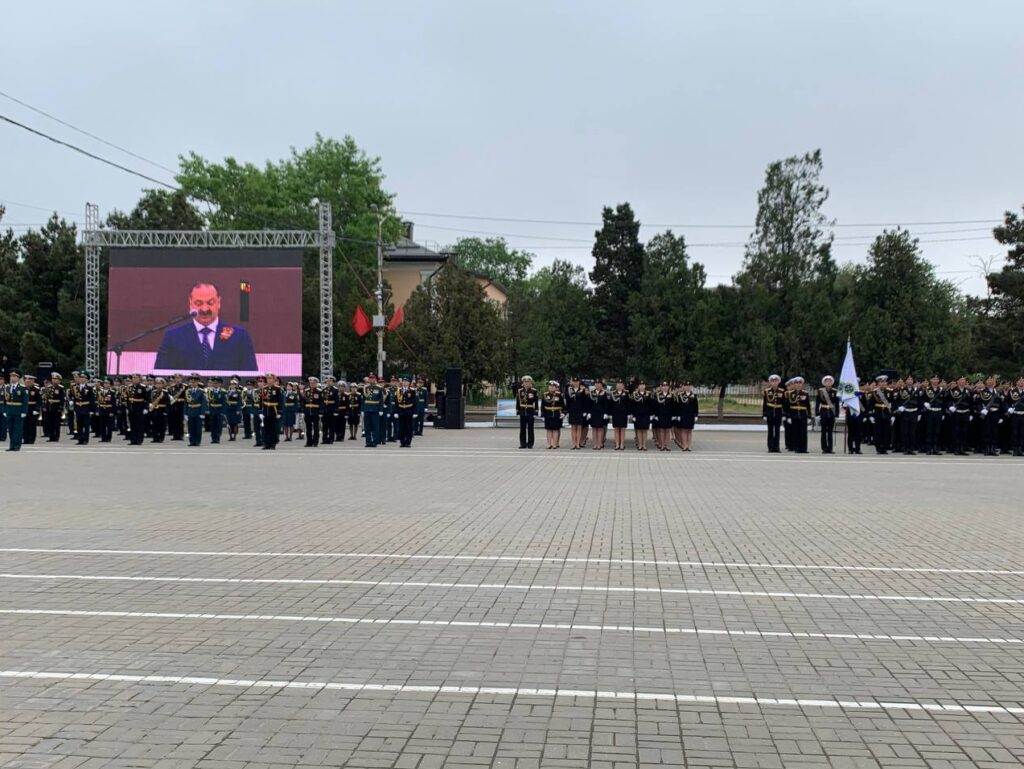 В Каспийске прошел Парад Победы