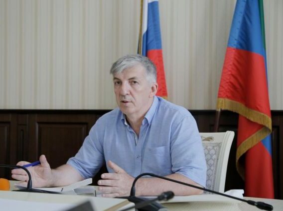 Владимир Путин наградил Хизри Абакарова