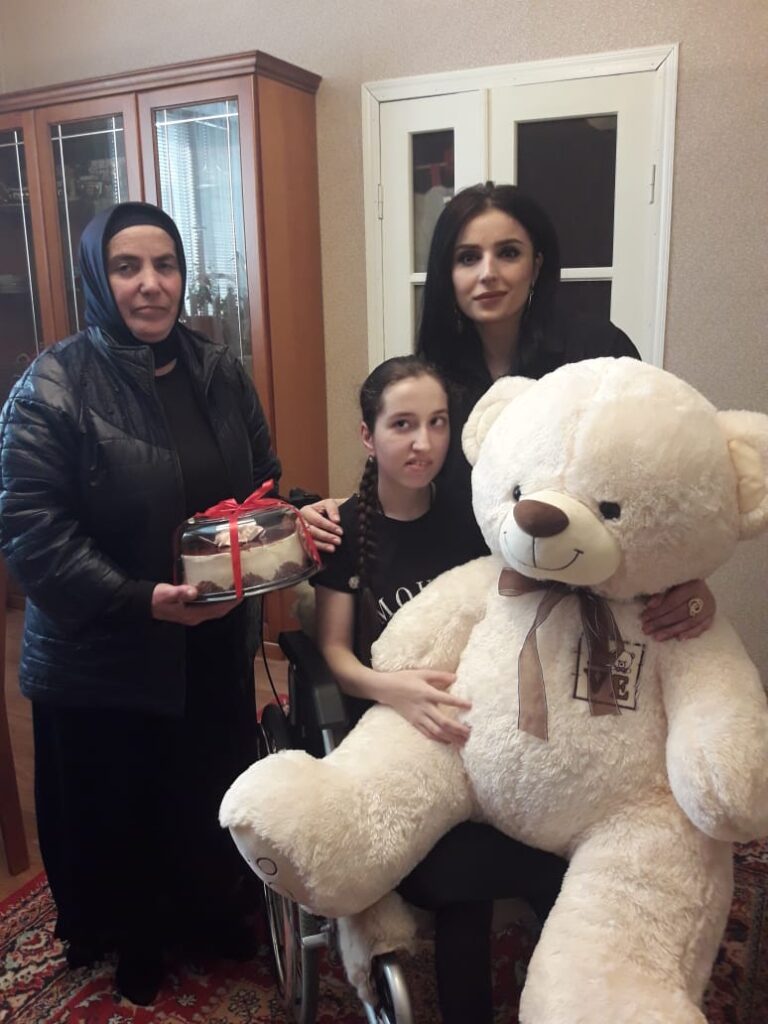 Социальный работник в Каспийске исполнила мечту своей подопечной