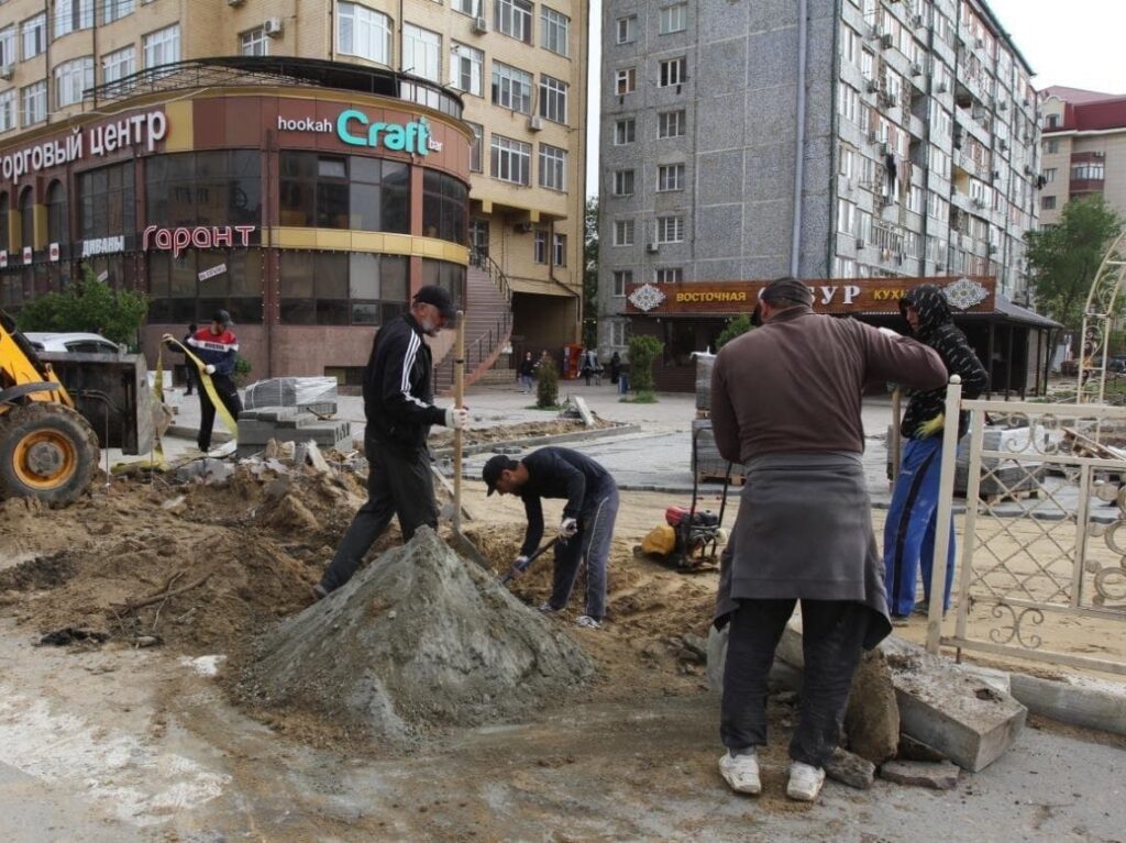 В Каспийске проведена масштабная реконструкция сквера