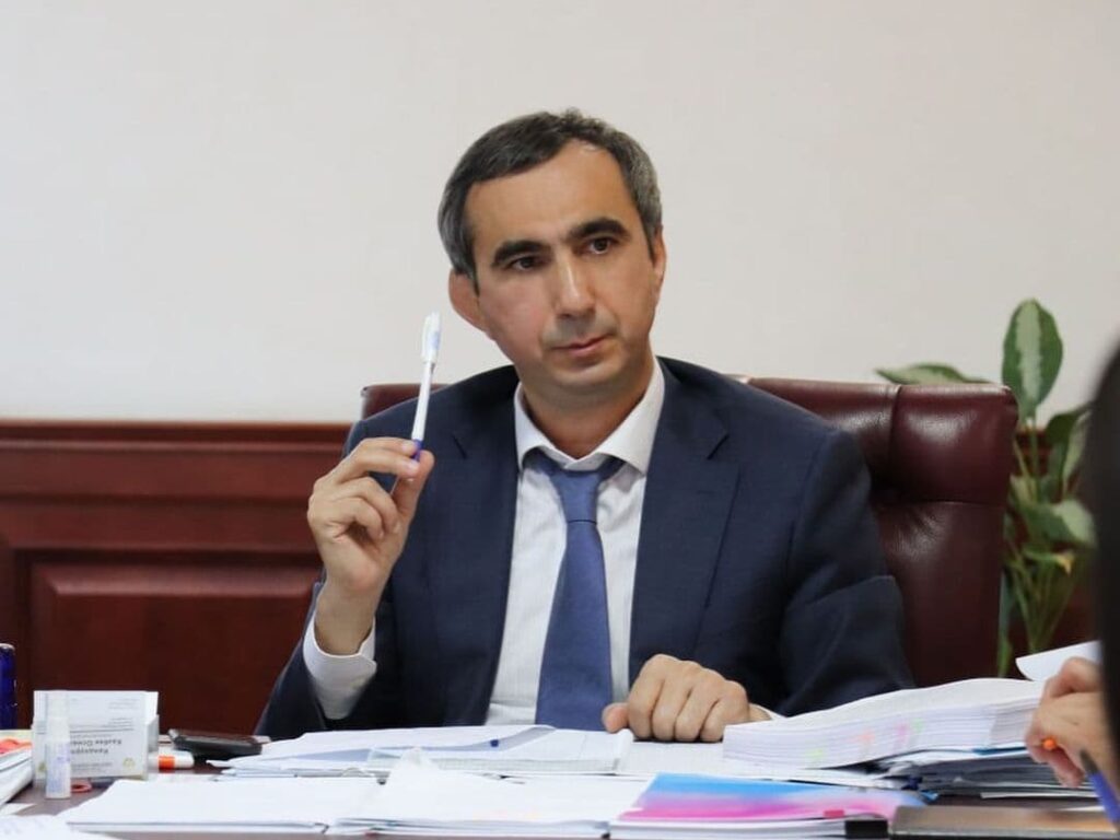 Заур Эминов  провёл рабочее совещание посвящённое подготовке сведений для представления на заседании врио Главы РД