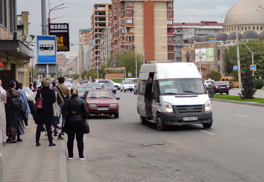 Запрет на проезд в общественном транспорте без масок ввели в Дагестане