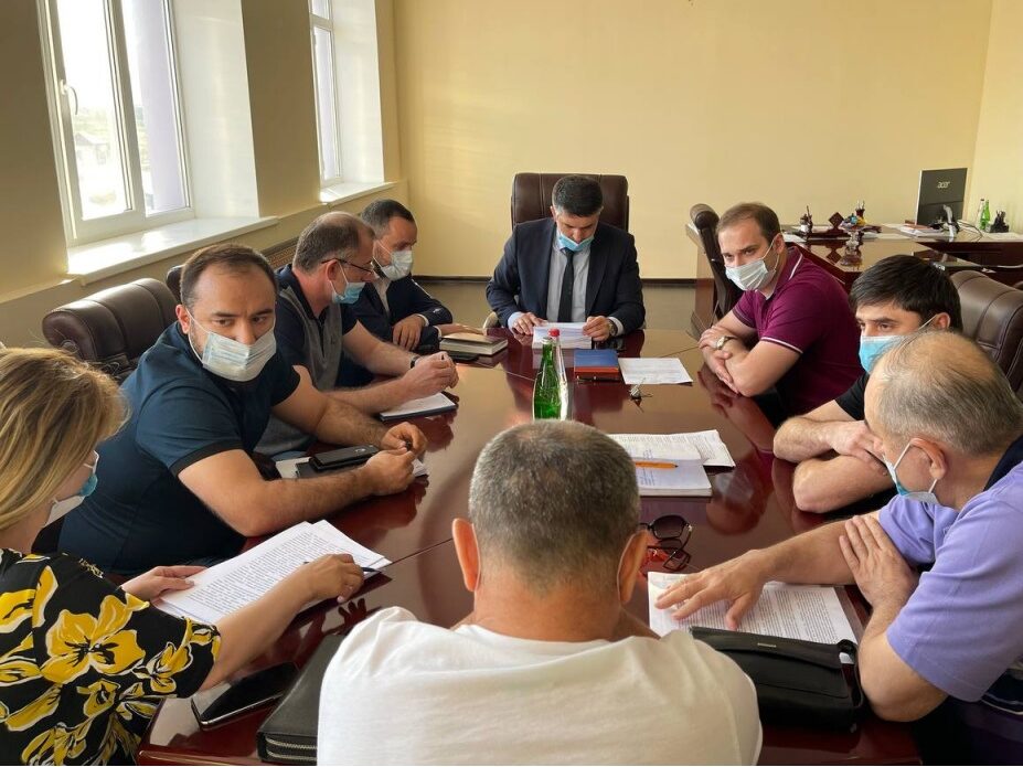 В Махачкале обсудили вопросы оформления договорных отношений между ресурсоснабжающими компаниями