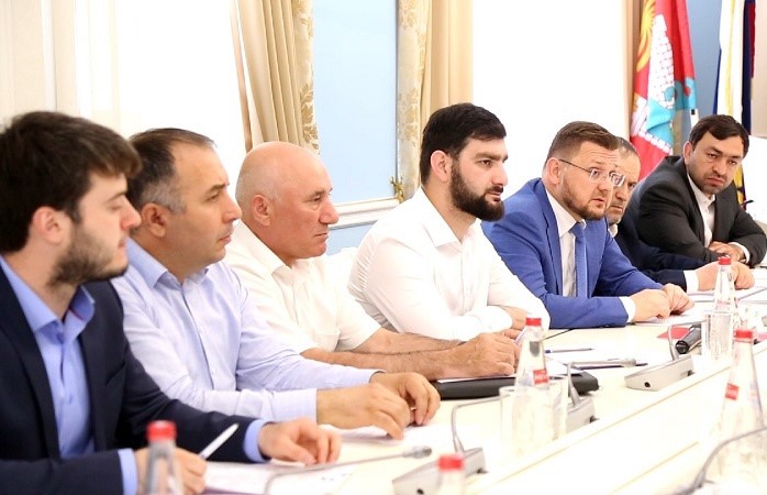 Вопрос устойчивого энергоснабжения жителей обсудили в Махачкале