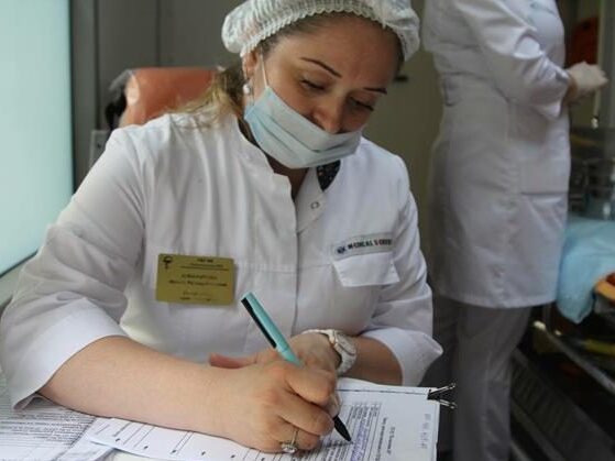 В ДГПУ открыли временный мобильный пункт вакцинации от COVID-19