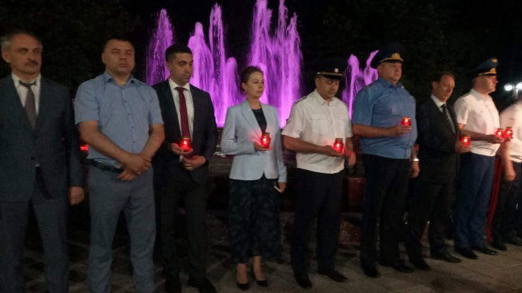 В Махачкале прошла акция «Свеча памяти»