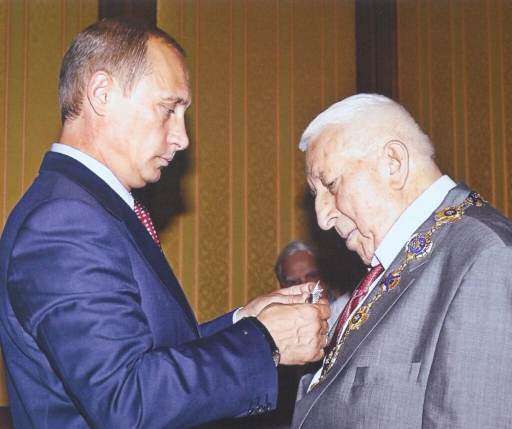 Путин подписал Указ о праздновании в 2023 году 100-летия со дня рождения народного поэта Дагестана Расула Гамзатова