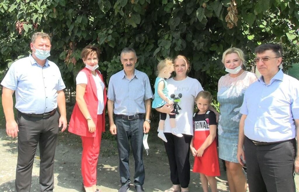 Активисты ОНФ в Дагестане запустили акцию «Собери ребенка в школу»