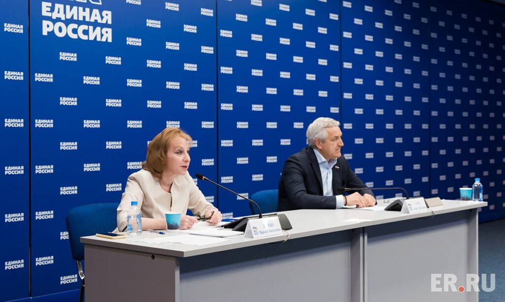 Все процессы должны крутиться вокруг пациента, а не его медкарты – каким видят блок здравоохранения в народной программе ЕР врачи и эксперты