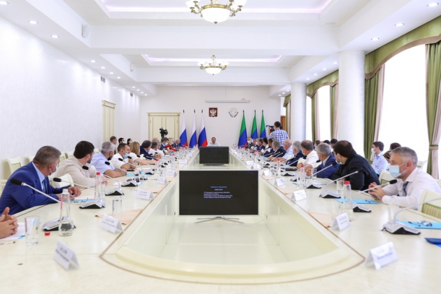 Под руководством Сергея Меликова обсудили развитие межрегиональных связей
