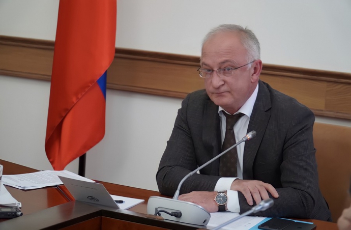 Абдулпатах Амирханов напомнил региональным министрам о персональной ответственности за реализацию нацпроектов