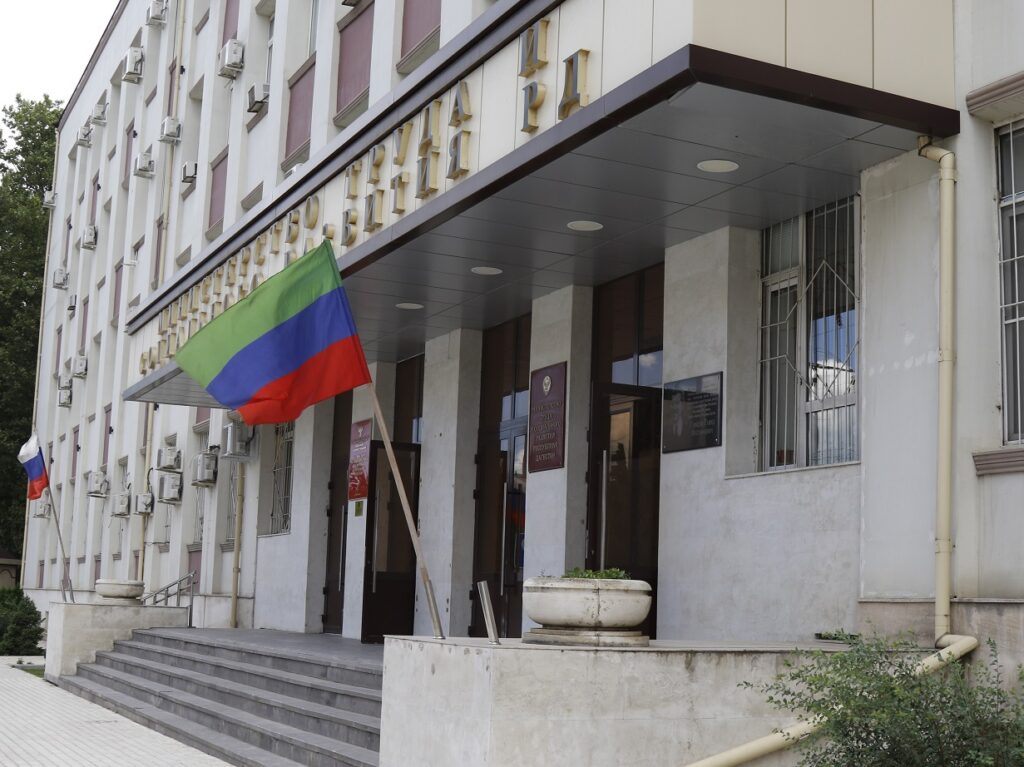 Органами служб занятости Минтруда Дагестана проводятся мероприятия по трудоустройству выпускников ВУЗов