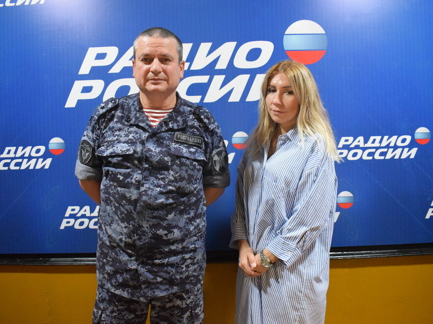 В эфире дагестанского радио офицер Росгвардии рассказал о работе тылового подразделения