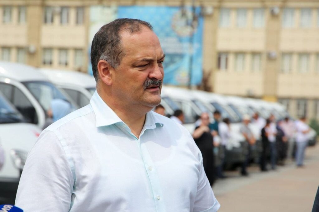 27 maşının açarı təhvil verildi