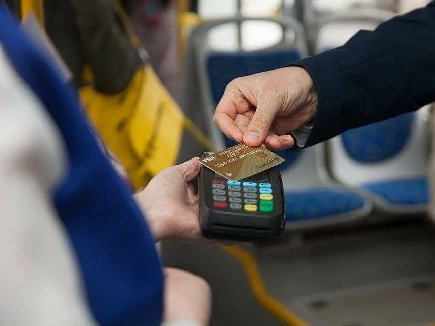 Маршрутникам Махачкалы предложено скорее внедрить систему безналичной оплаты