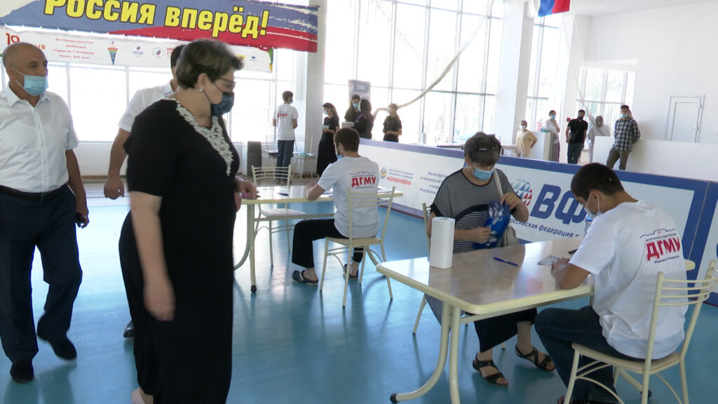 "Вакцинируйся на стадионе!"