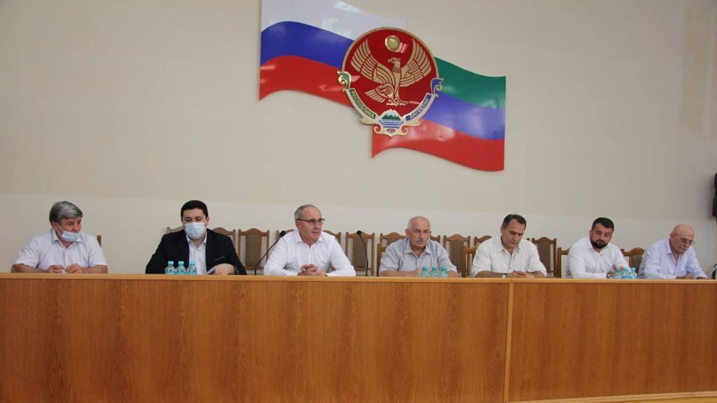 Руководитель ЦУР РД обсудил проблемные вопросы с мэром Избербаша