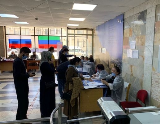 В Махачкале на избирательном участке в Доме печати проголосовало более 15000 избирателей