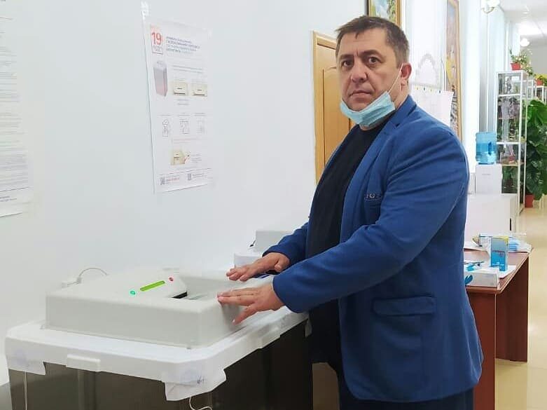 Эльдар Кадиев: «Кизлярцы, пережившие не один теракт, знают силу патриотизма и всегда идут на выборы»