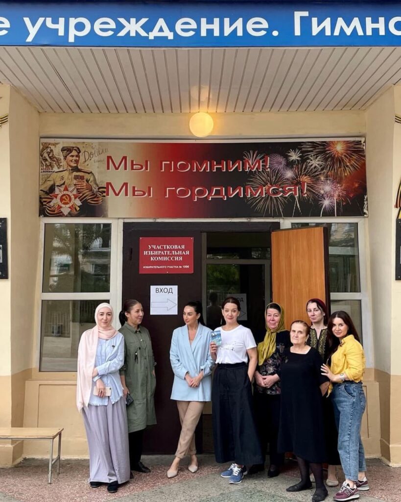 Представители культуры и связи голосуют на выборах
