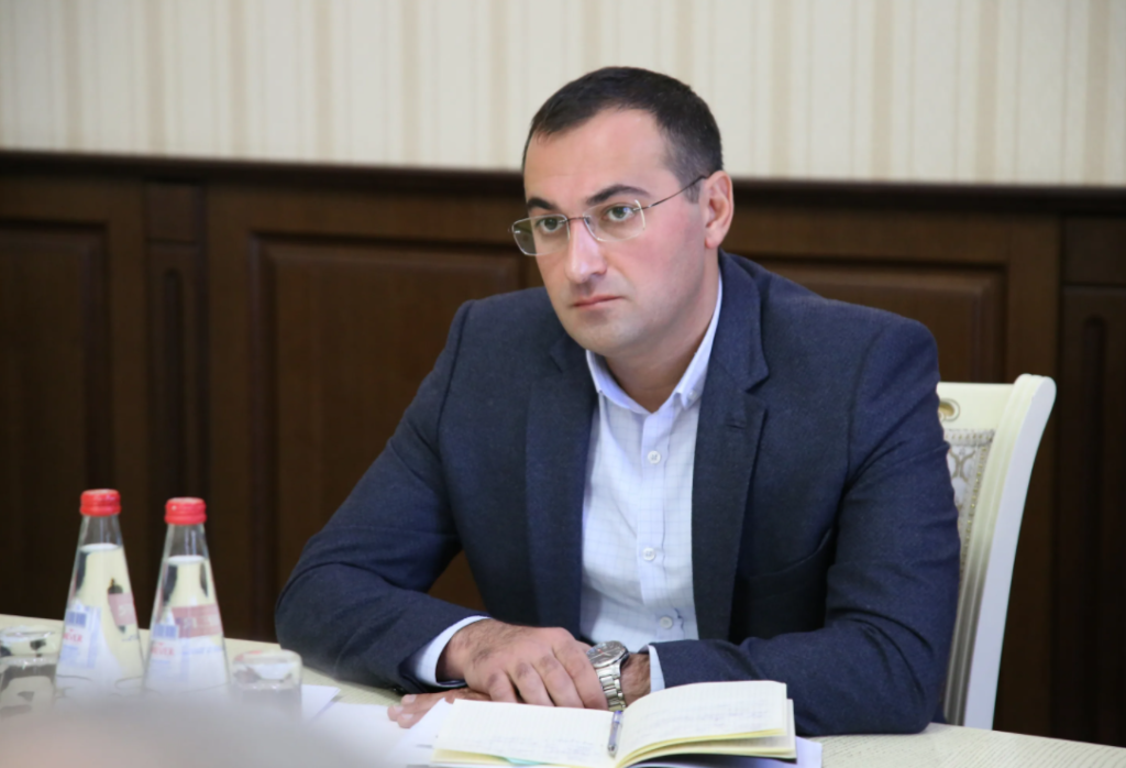 Рустамбек Пирмагомедов представил проект первого этапа благоустройства пляжа перед Приморским парком