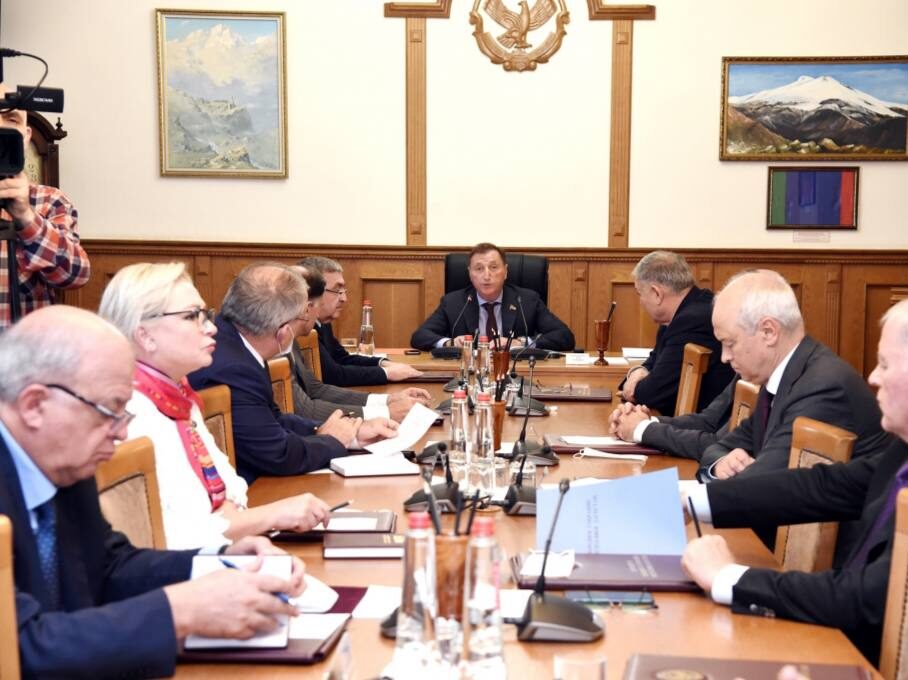Президиум принял решение о созыве третьей сессии Народного Собрания РД VII созыва