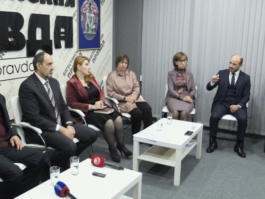 Пресс-конференция о наиболее актуальных проблемах воспитания подростков прошла  с участием Яхьи Бучаева
