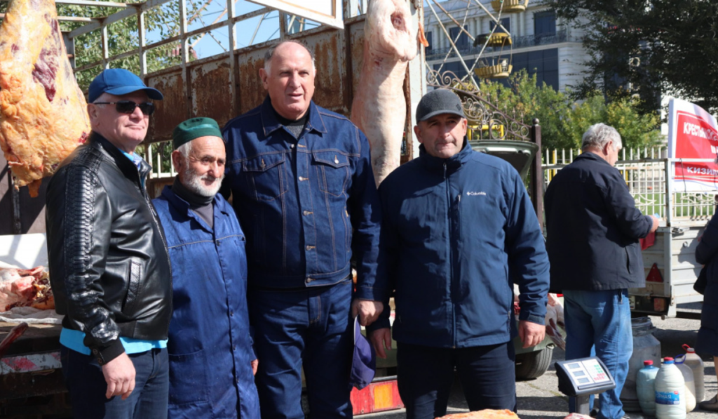 В Кизилюртовском районе провели сельхозярмарку и конно-спортивные состязания