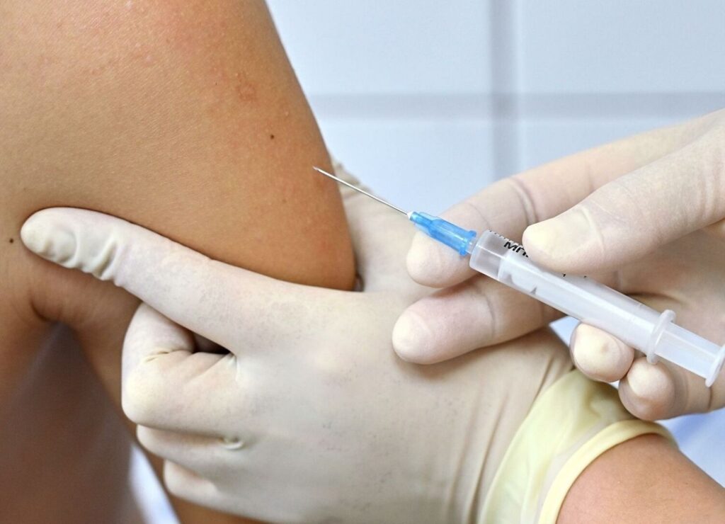 В Дагестане около 750 тысяч жителей прошли вакцинацию от COVID-19