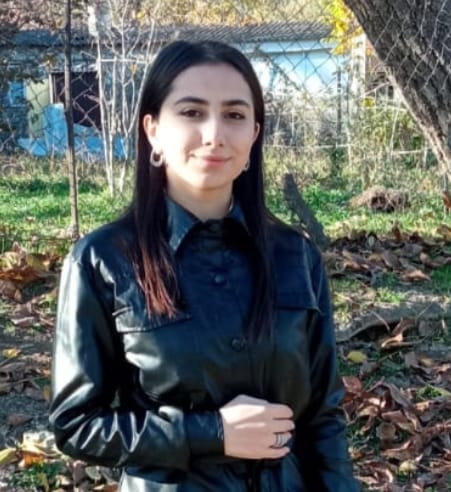 Отличница и активистка курса Раима Маграмова