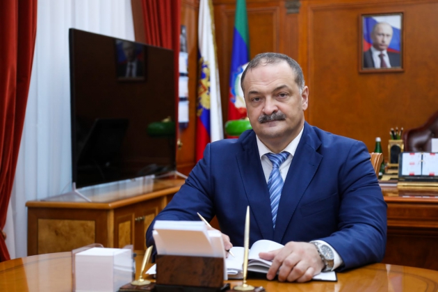 Глава Дагестана Сергей Меликов поздравил женщин с Днем матери