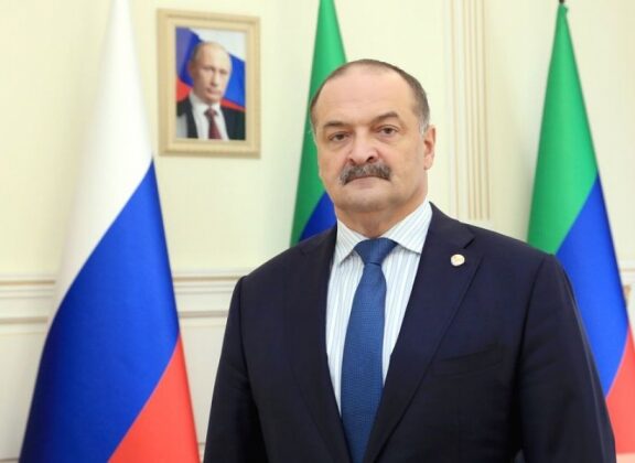 Сергей Меликов поздравил дагестанцев с Днем народного единства
