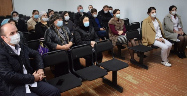 Махмуд Амиралиев поручил медработникам района активизировать разъяснительную работу по вакцинации от коронавируса