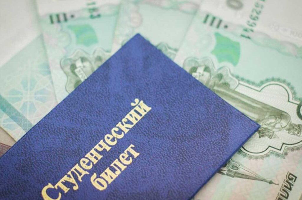 В Дагестане увеличили студенческие стипендии