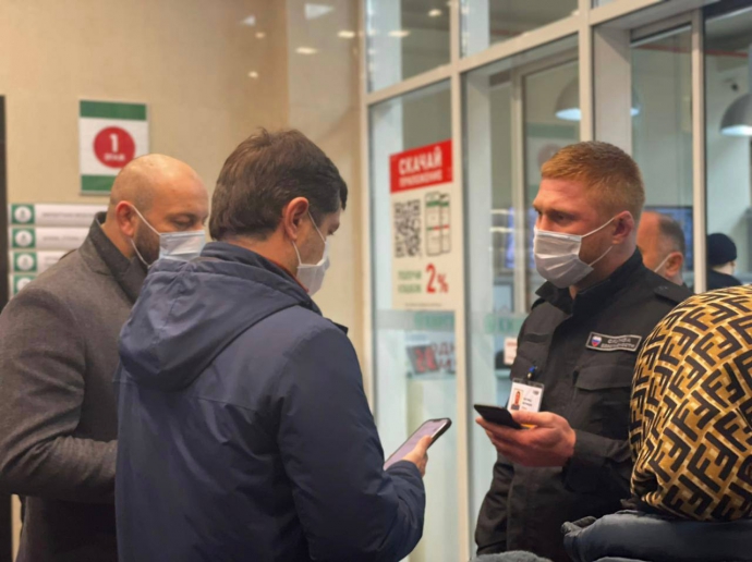В ТЦ Махачкалы прошли рейды по соблюдению системы QR-кодов