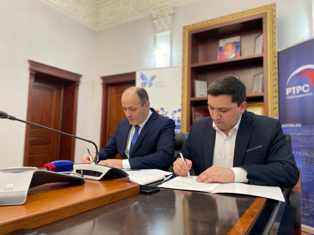 Султан Абдуралимов подписал соглашение с РТРС