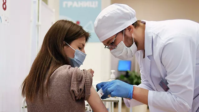 Инфекционист рассказал, кто предрасположен к заражению "омикроном"