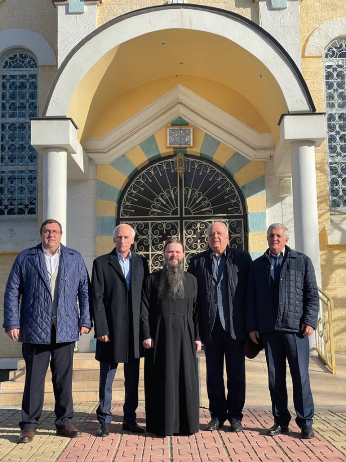 Свято-Успенский кафедральный собор Махачкалы посетил Рамазан Джафаров