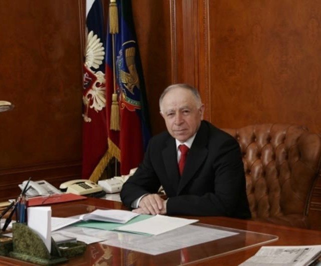 Коллектив республиканской газеты "Дербент" поздравляет Муху Алиева  с высокой наградой