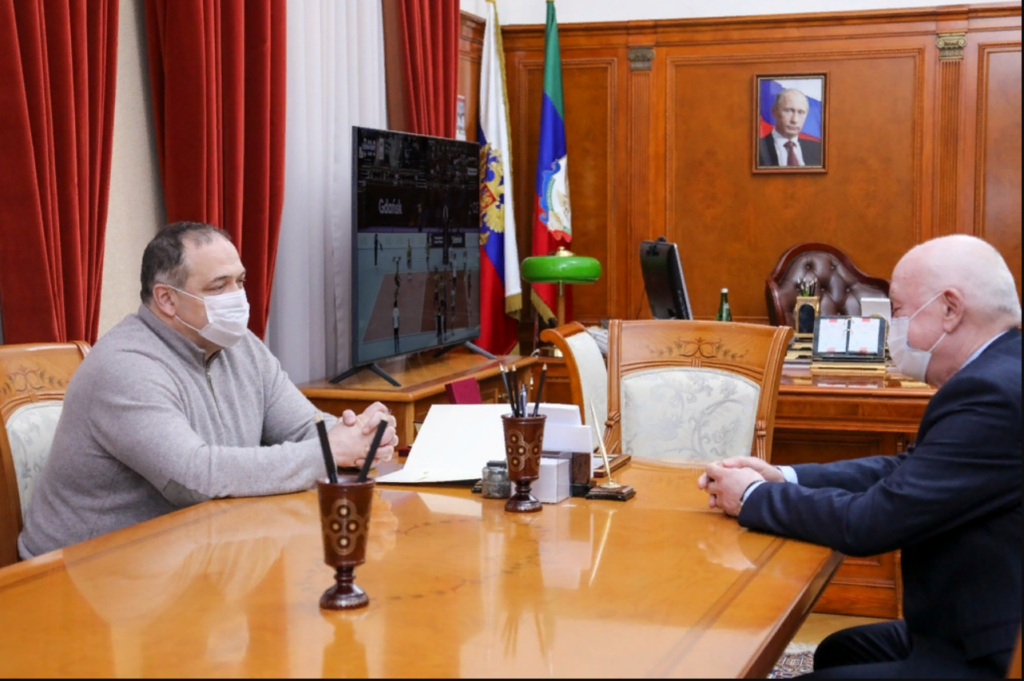 Сергей Меликов вручил орден «За заслуги перед Республикой Дагестан» Бексултану Бексултанову