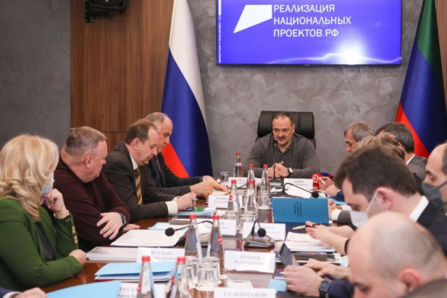 Сергей Меликов предложил комплексно развивать Каспийск по примеру Дербента