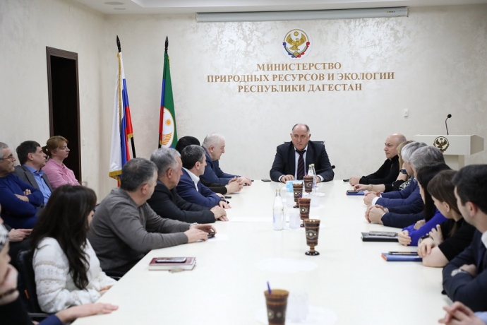 Абдулмуслим Абдулмуслимов представил коллективу Минприроды РД нового руководителя