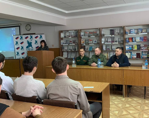 Школьникам Кизляра рассказали о подвиге Шахбана Омарасхабова на Украине