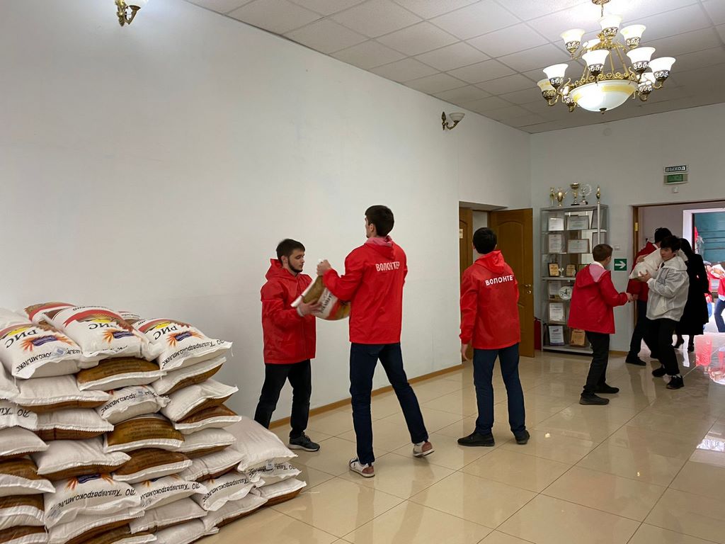 Кизлярагрокомплекс выделил 5 тонн риса для оказания гуманитарной помощи жителям ДНР и ЛНР