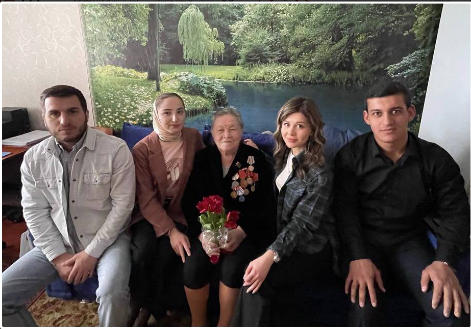 Больше тысячи женщин поздравили в Дагестане в рамках акции «Вам, любимые»