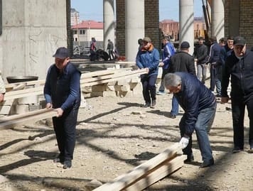 Сотрудники ГУ МЧС РД оказали помощь в строительстве Духовного центра пророка Исы