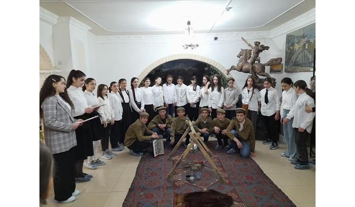 Школьники Ахтынского района провели масштабное мероприятие в честь Дня Победы