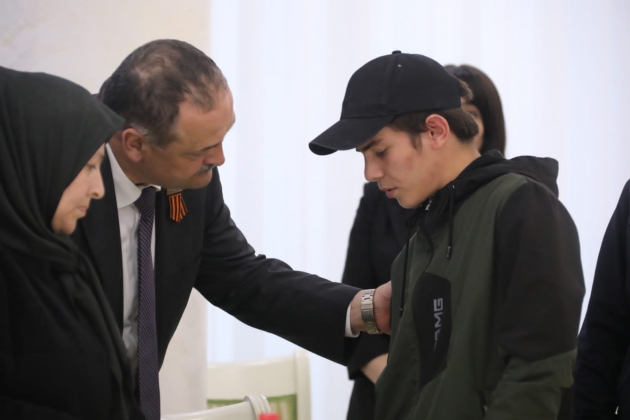 Dağıstanın rəhbəri hərbi qulluqçuların uşaqlarının dəstəklənməsi üçün tədbirlər görməyi tapşırdı